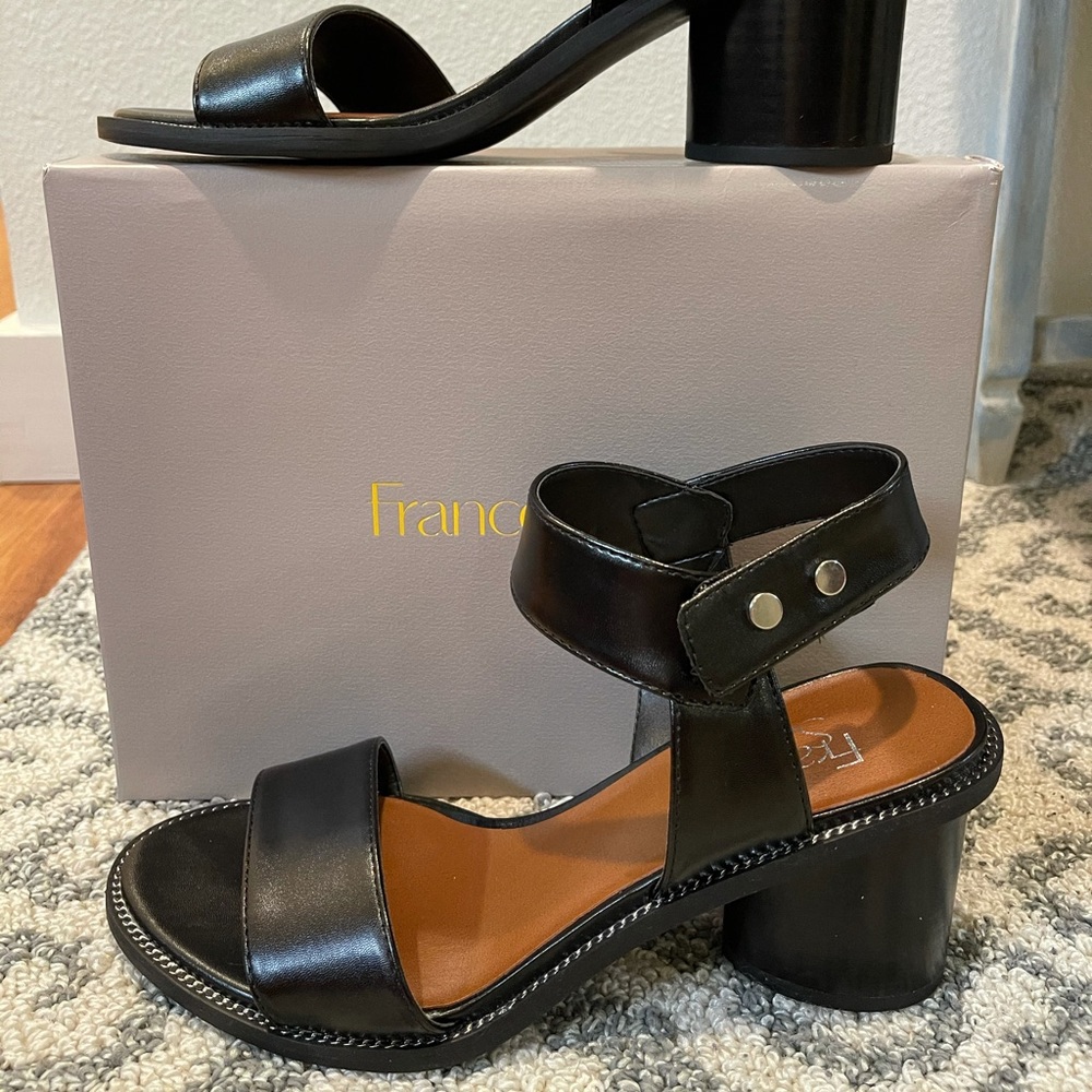 📣SOLD📣Franco Sarto Bask heeled size 7